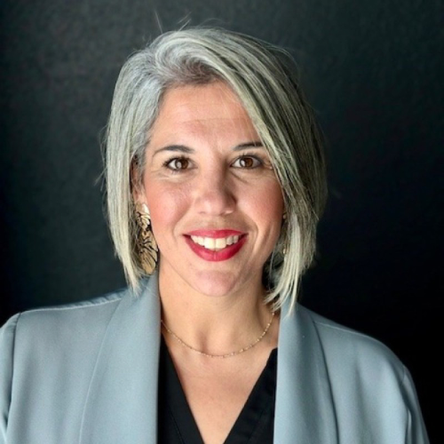 Shannon Adams headshot